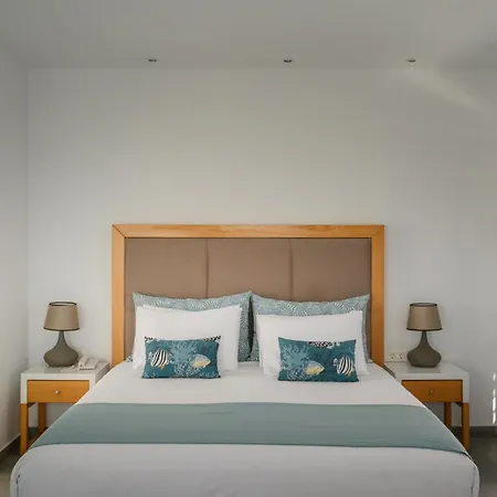 إمبريسيف وان فندق 4*